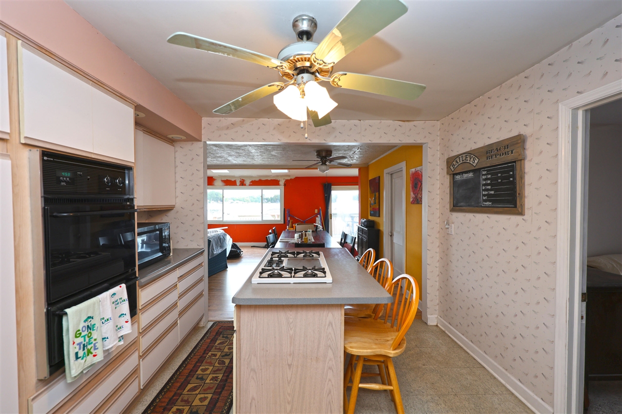 3rd image of 67023 Lakeshore Dr, Dowagiac, MI 49047 | MLS# 70491037