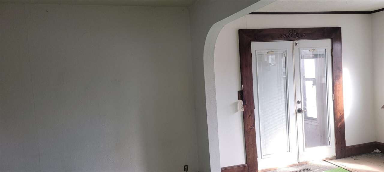 Homes for sale in Kalamazoo, MI | 907 Russell St, Kalamazoo, MI 49001 | MLS# 70491408