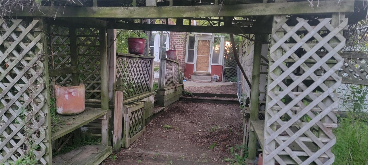 Homes for sale in Kalamazoo, MI | 907 Russell St, Kalamazoo, MI 49001 | MLS# 70491408