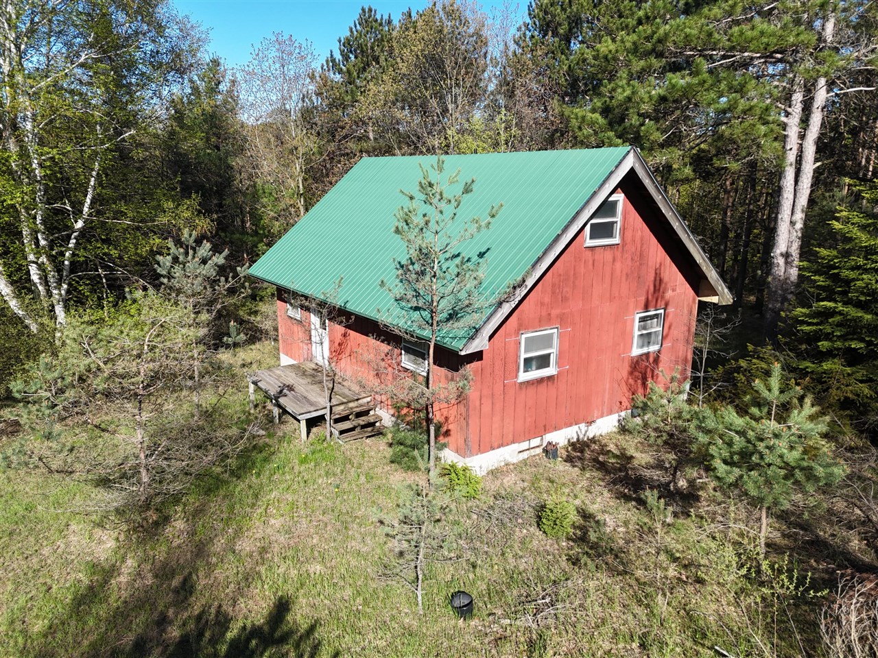 2nd image of 928 Pilgrim Hwy, Frankfort, MI 49635 | MLS# 70491945