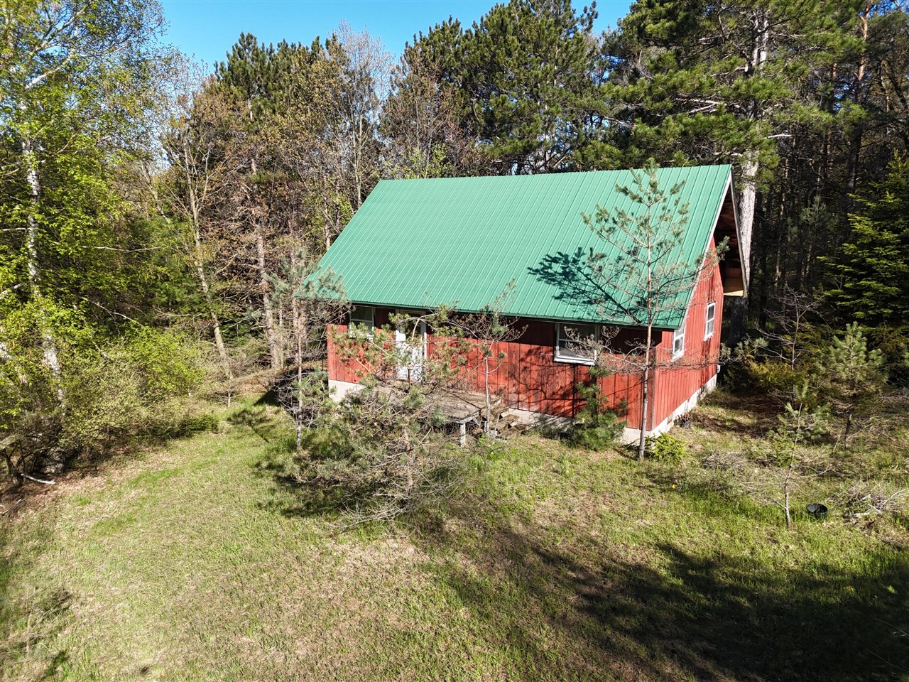 4th image of 928 Pilgrim Hwy, Frankfort, MI 49635 | MLS# 70491945
