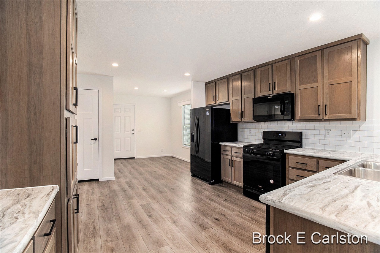 1283 E Ellis Road UNIT&nbsp;19, Norton Shores, MI, 49441