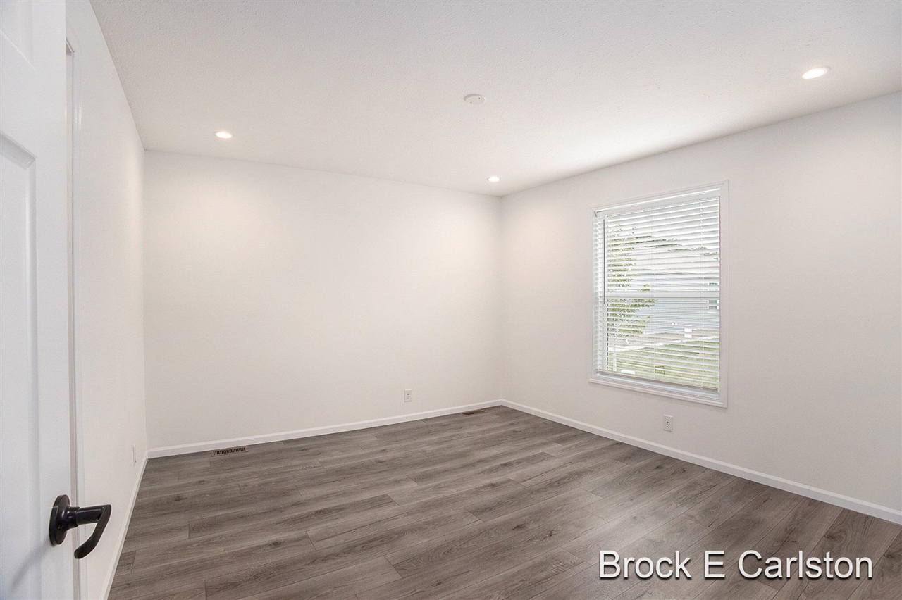 1283 E Ellis Road UNIT&nbsp;19, Norton Shores, MI, 49441