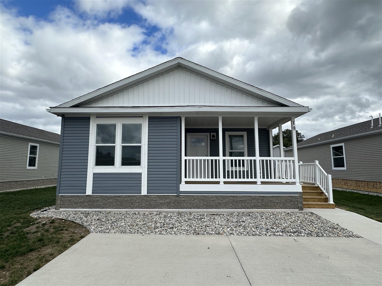 1283 E Ellis Road UNIT&nbsp;19, Norton Shores, MI, 49441