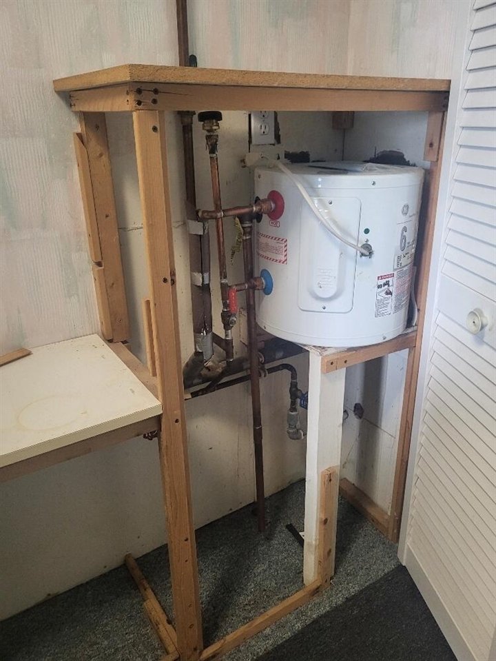 2865 Whitehall Road, Muskegon, MI, 49445-1053