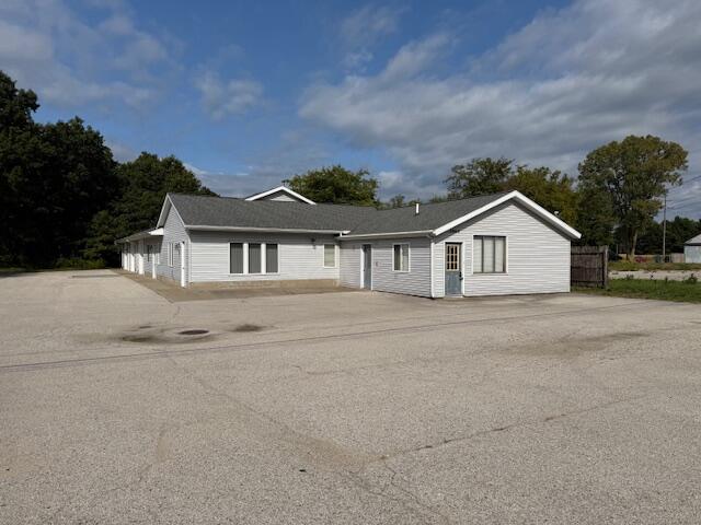 2865 Whitehall Road, Muskegon, MI, 49445-1053