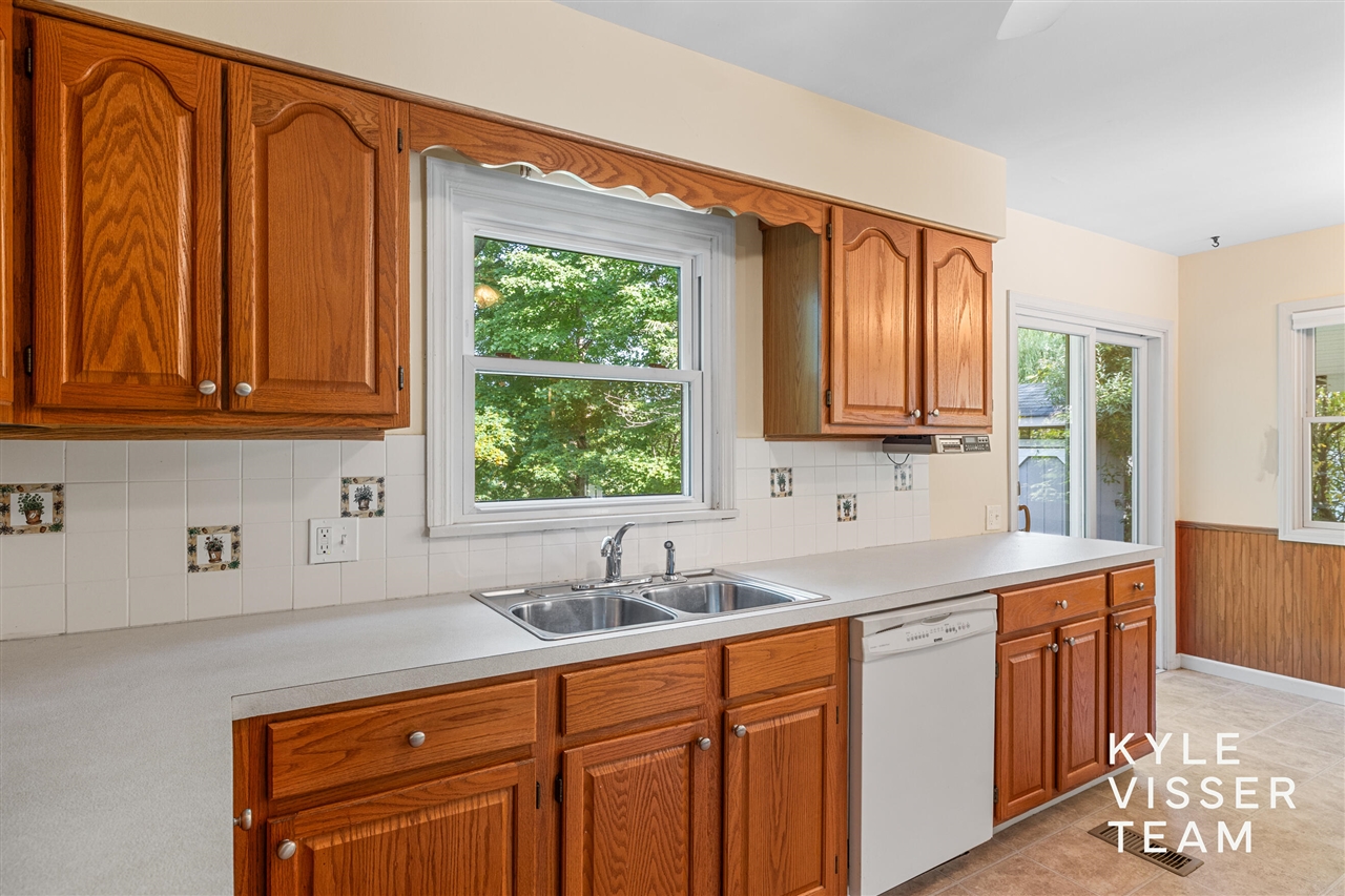 2757 Cascade Springs Drive, Grand Rapids, MI, 49546-7419