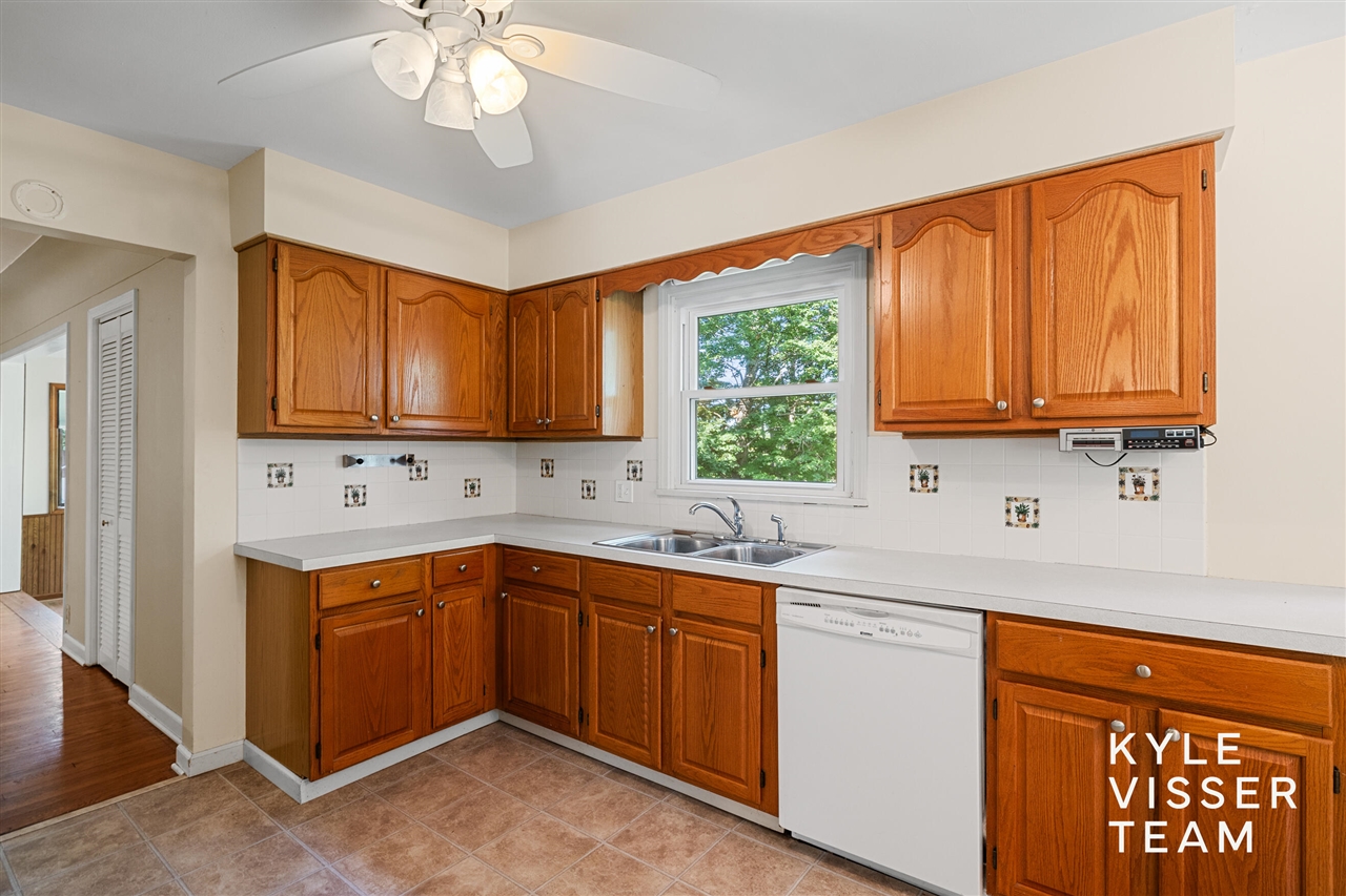 2757 Cascade Springs Drive, Grand Rapids, MI, 49546-7419