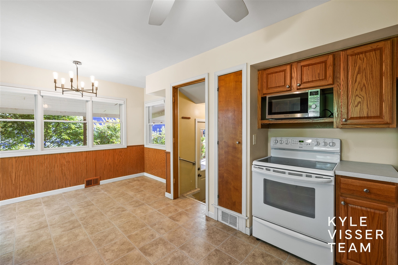 2757 Cascade Springs Drive, Grand Rapids, MI, 49546-7419