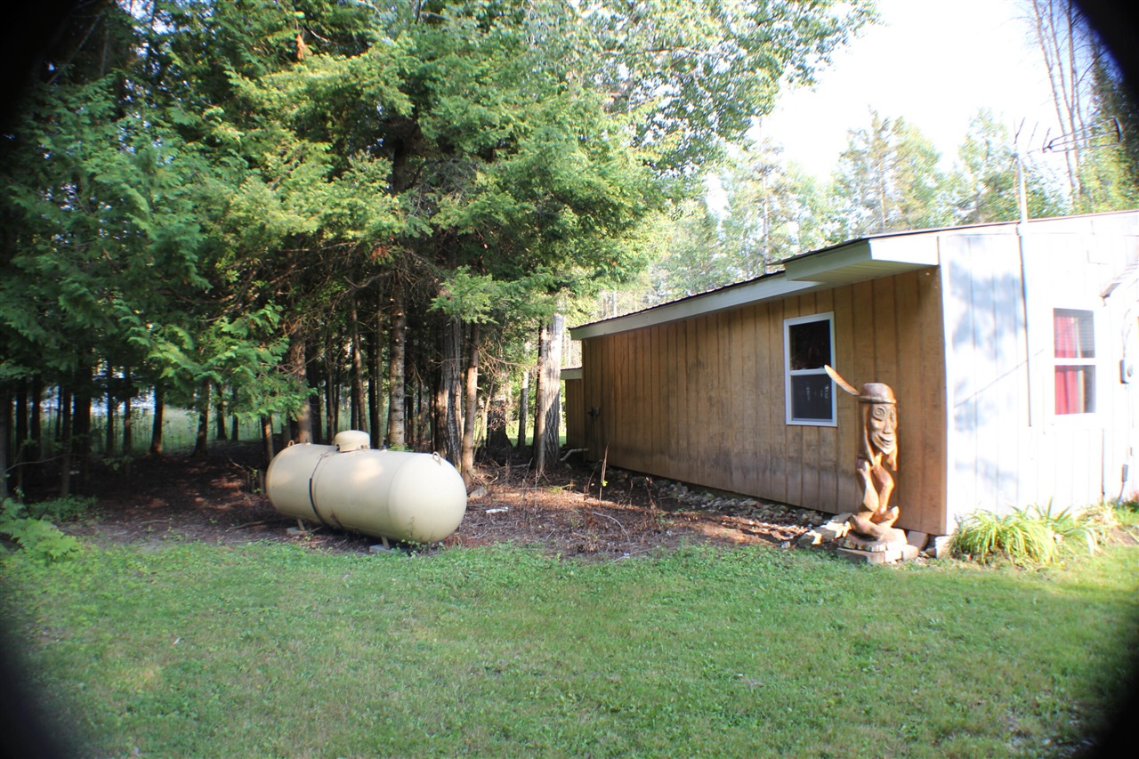 4th image of 31165 S Maxton Rd, Drummond Island, MI 49726 | MLS# 70493352