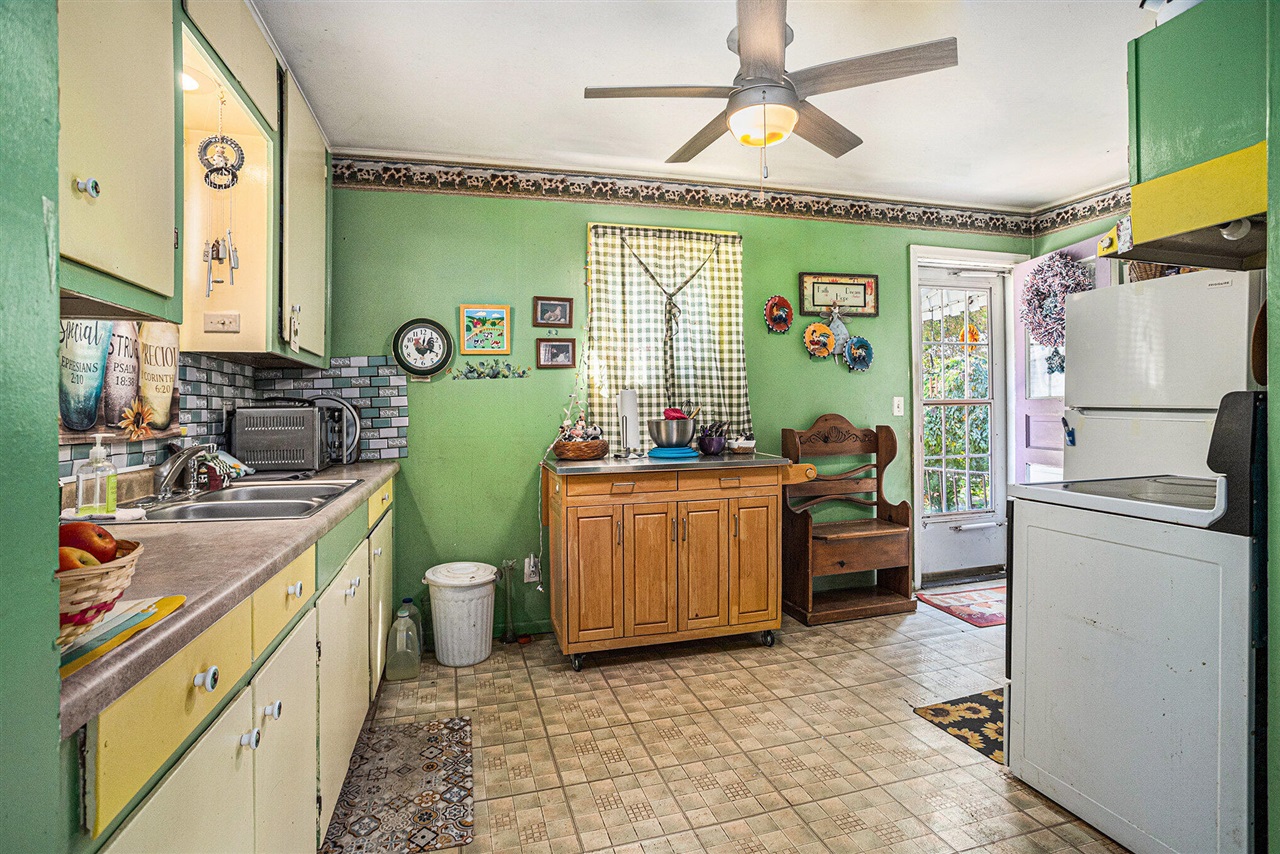 294 N 20th Street, Springfield, MI, 49037-8102