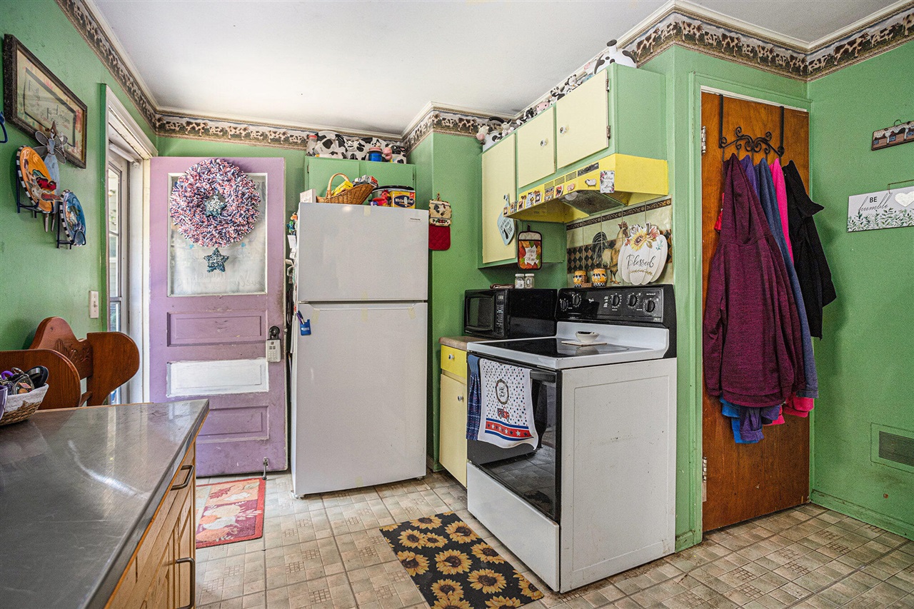 294 N 20th Street, Springfield, MI, 49037-8102