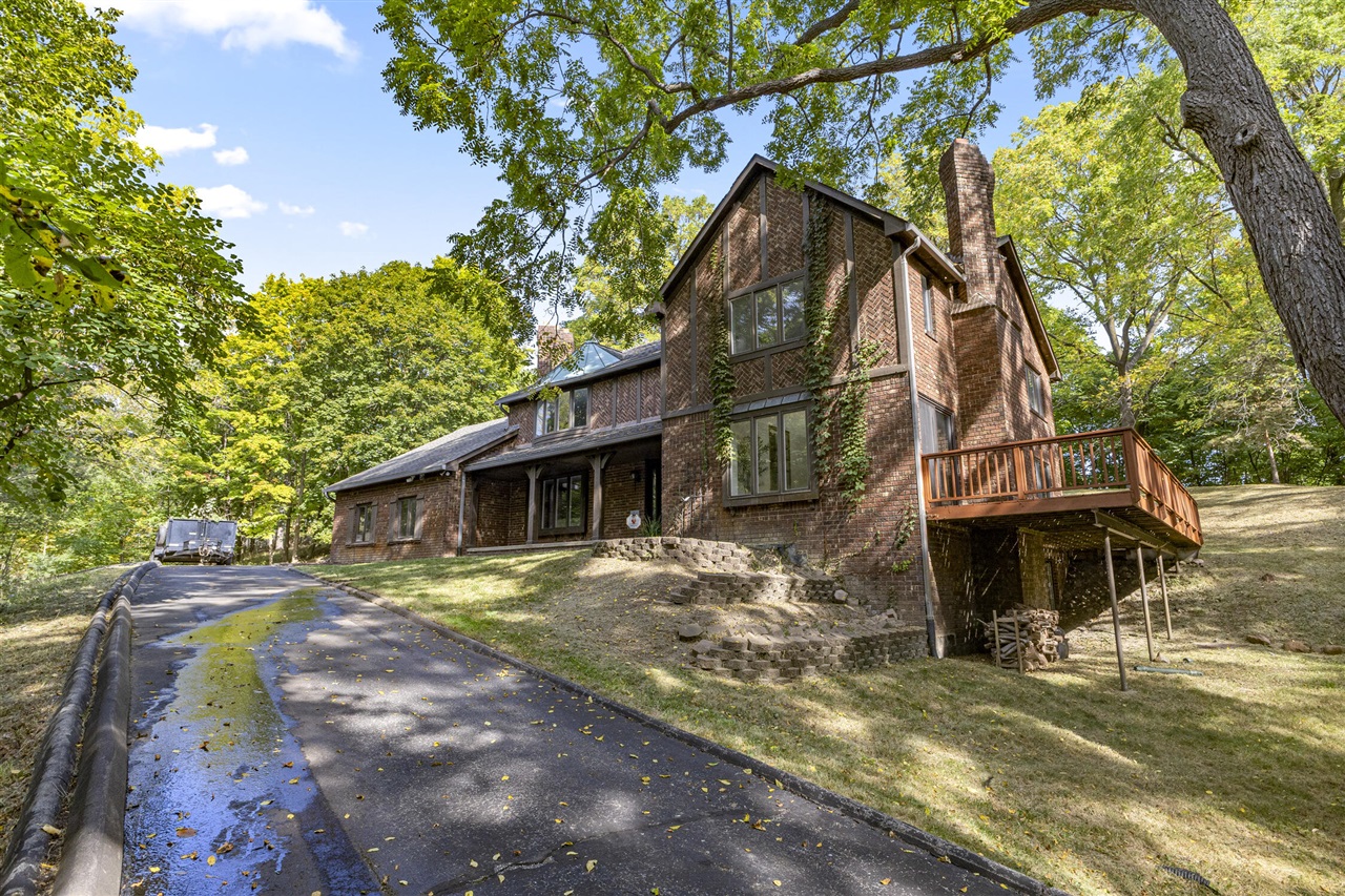 Single family home for sale at 27155 Drake Rd, Farmington Hills, MI 48331 | MLS# 70494933 | Listing updated on 2026-09-24
