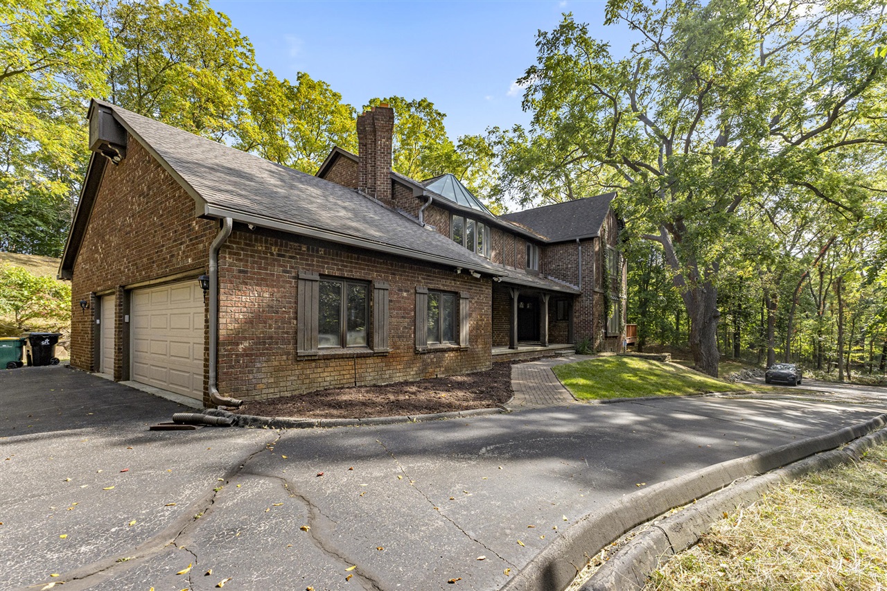 Photo 1 of Single family home for sale at 27155 Drake Rd, Farmington Hills, MI 48331 | MLS# 70494933 | Listing updated on 2026-09-24
