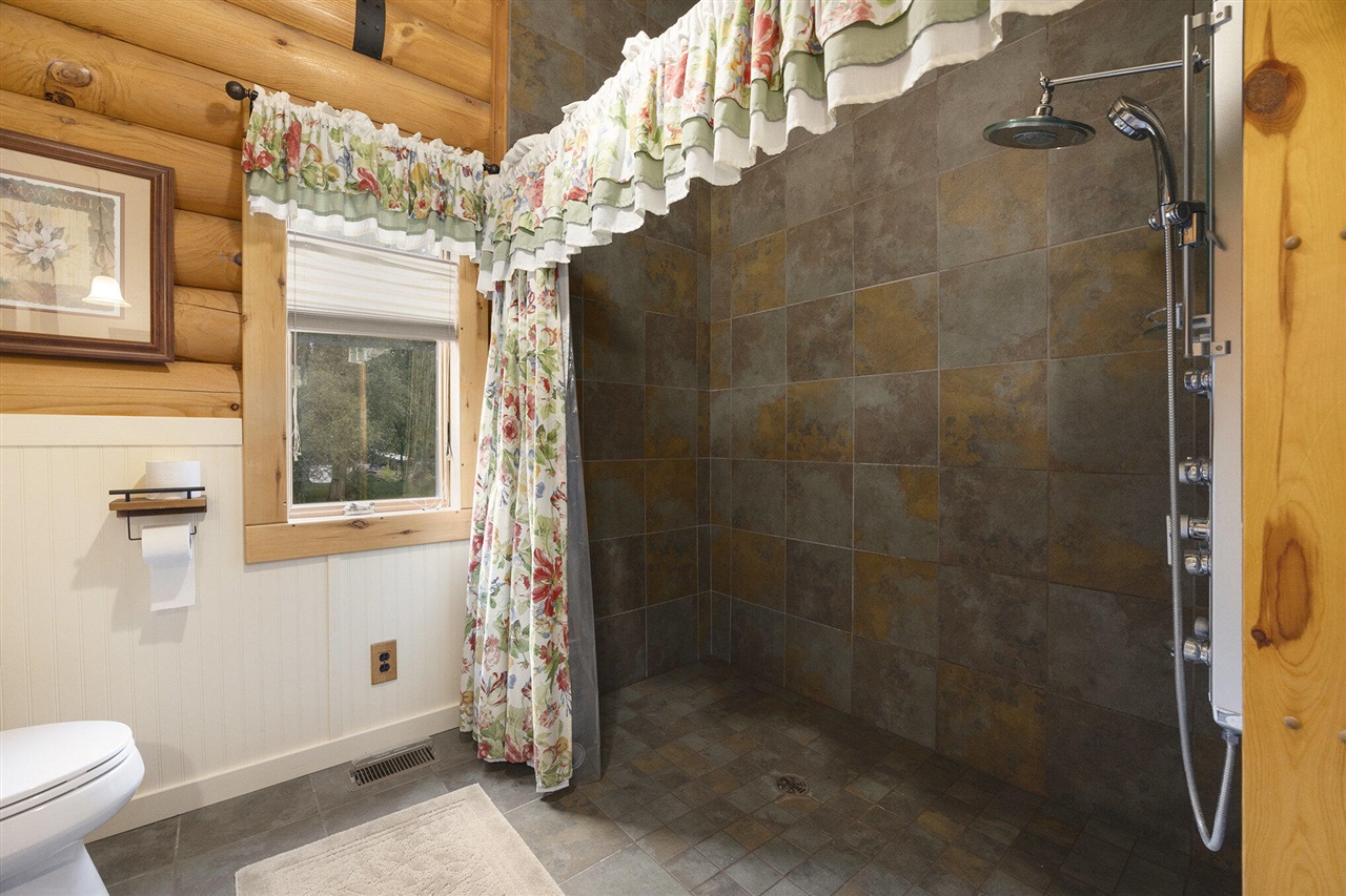 5957 S Landing Lane, Fremont, MI, 49412-8274