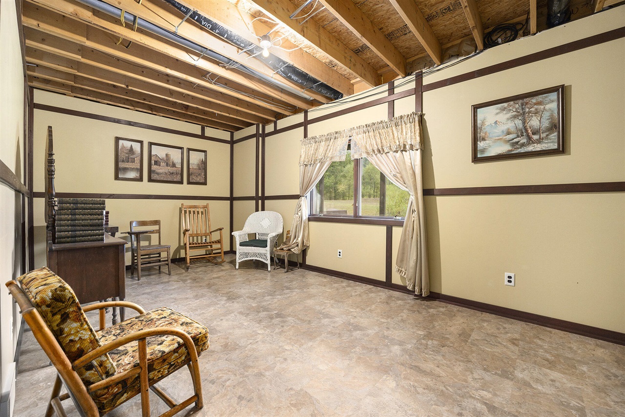 5957 S Landing Lane, Fremont, MI, 49412-8274