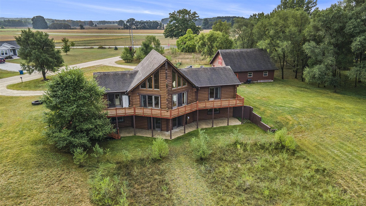 5957 S Landing Lane, Fremont, MI, 49412-8274