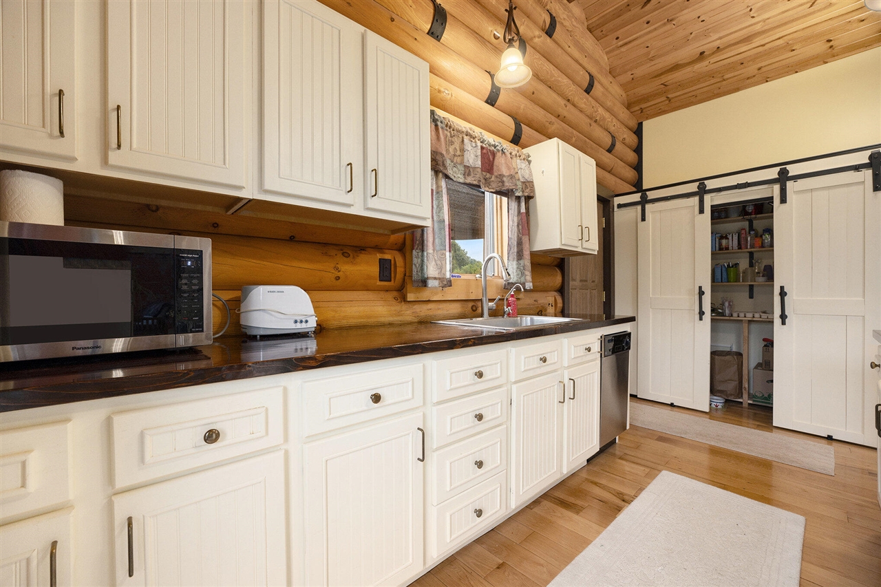 5957 S Landing Lane, Fremont, MI, 49412-8274