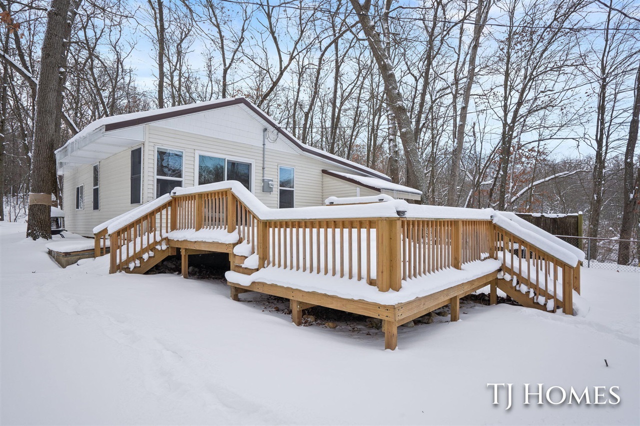 Homes for sale in Delton, MI | 6048 Stewart Woods Dr, Delton, MI 49046 | MLS# 70496795