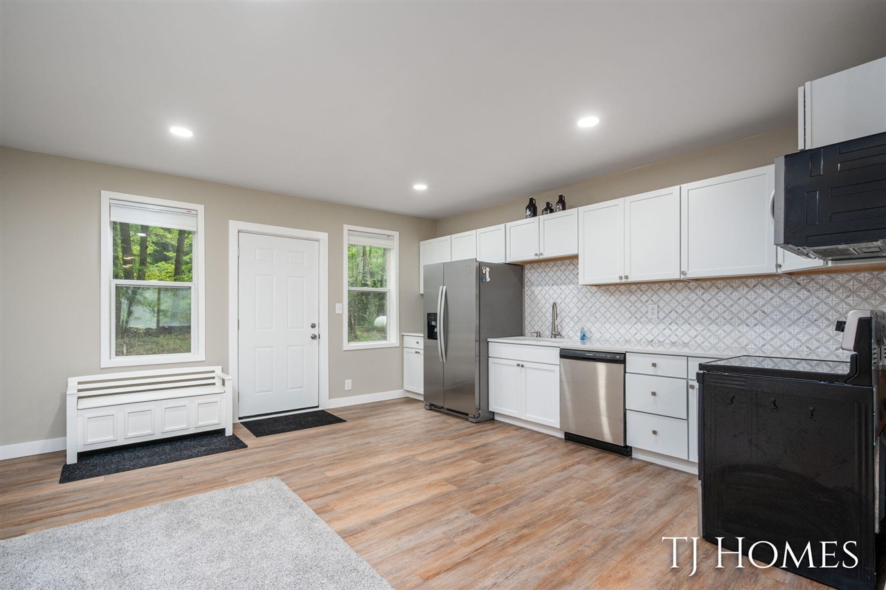 6048 Stewart Woods Drive, Delton, MI, 49046-7799