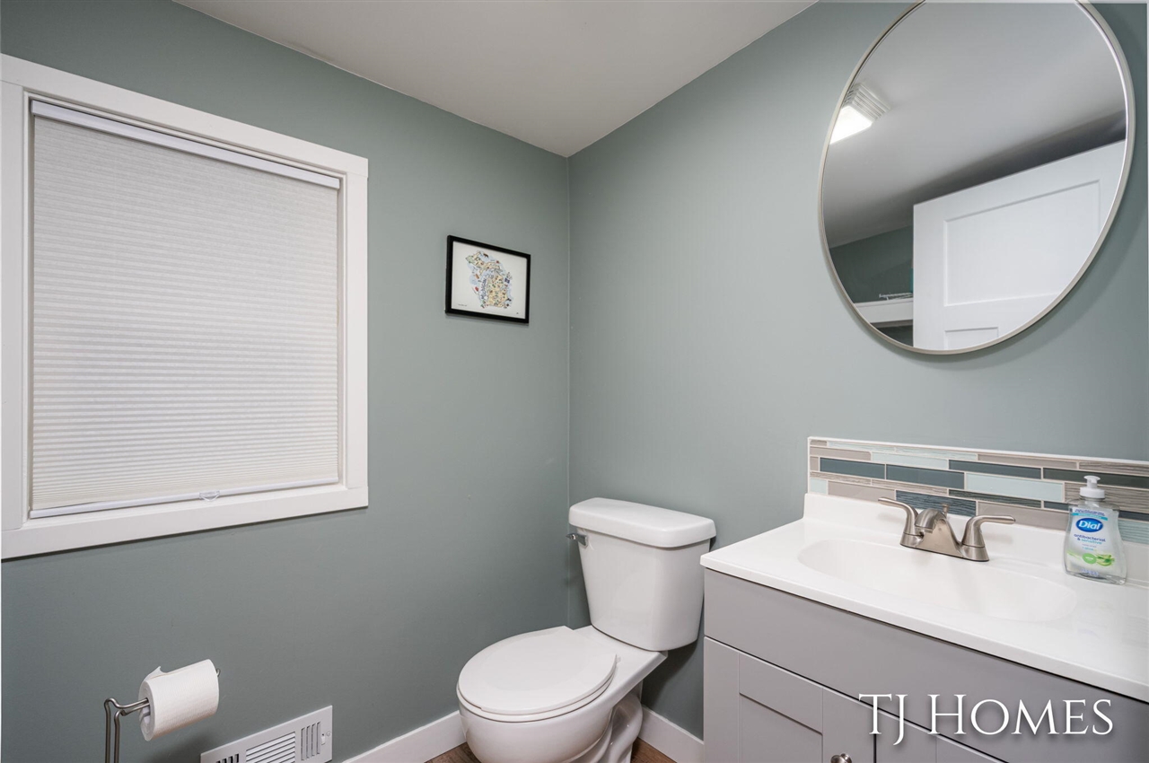 6048 Stewart Woods Drive, Delton, MI, 49046-7799