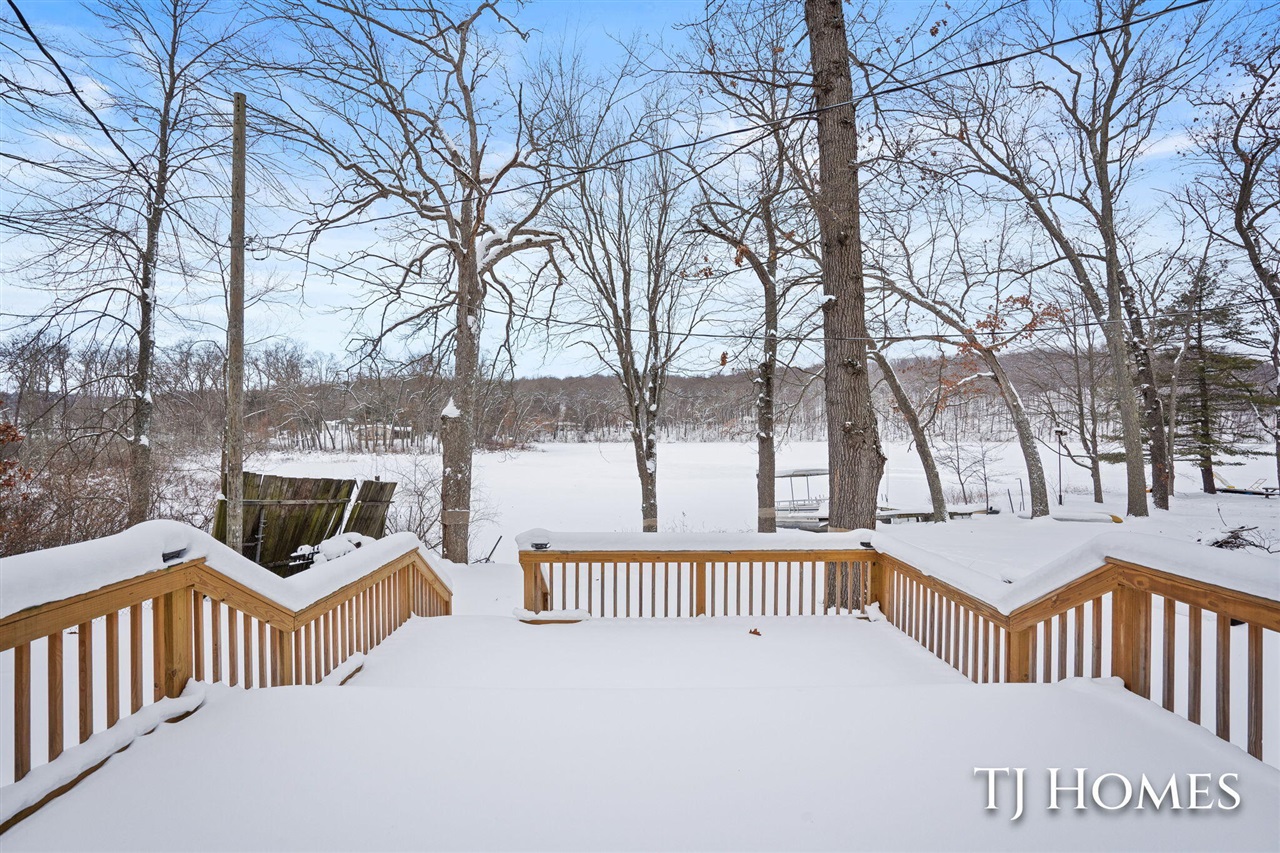 6048 Stewart Woods Drive, Delton, MI, 49046-7799