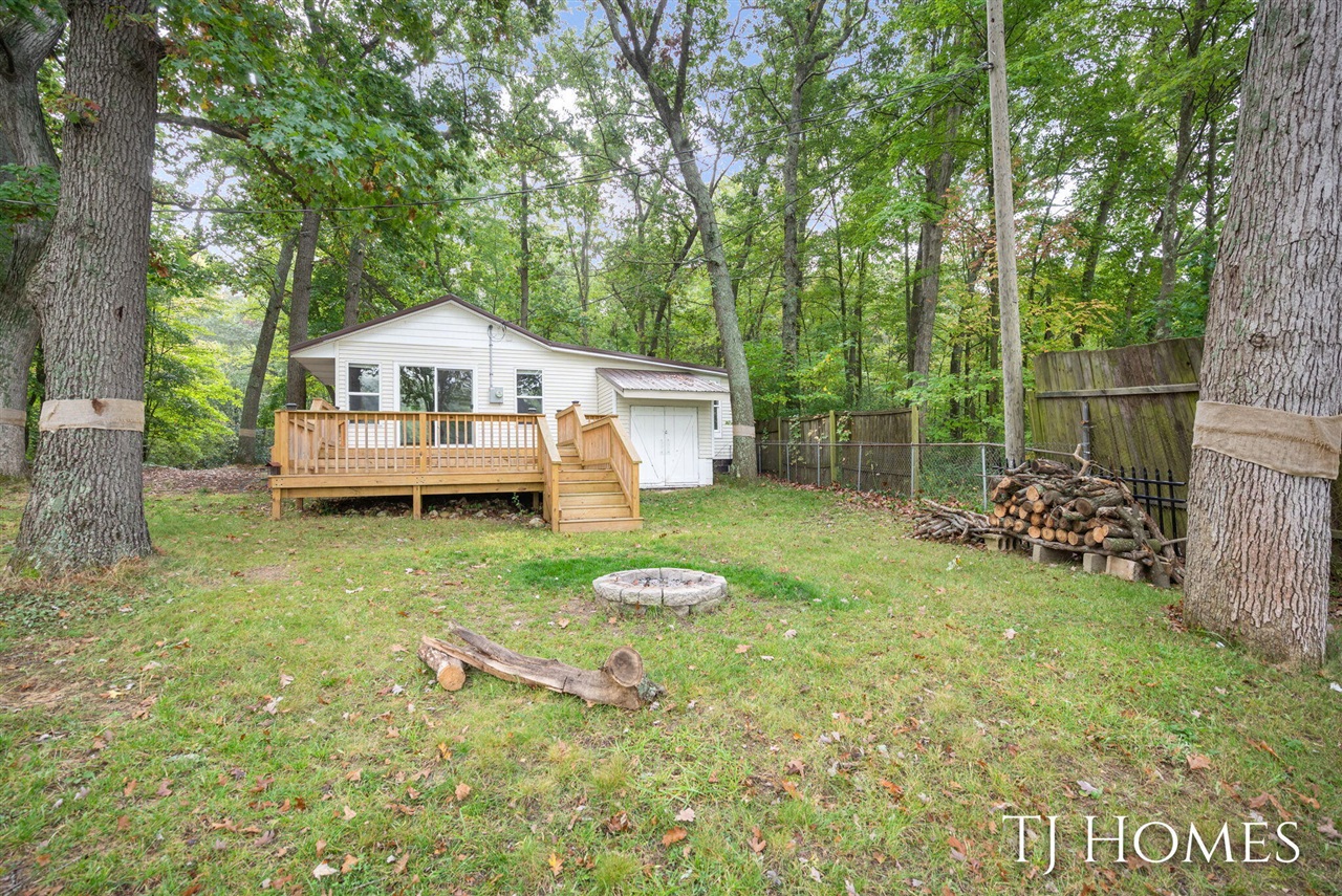 6048 Stewart Woods Drive, Delton, MI, 49046-7799