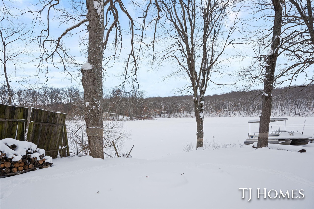 6048 Stewart Woods Drive, Delton, MI, 49046-7799