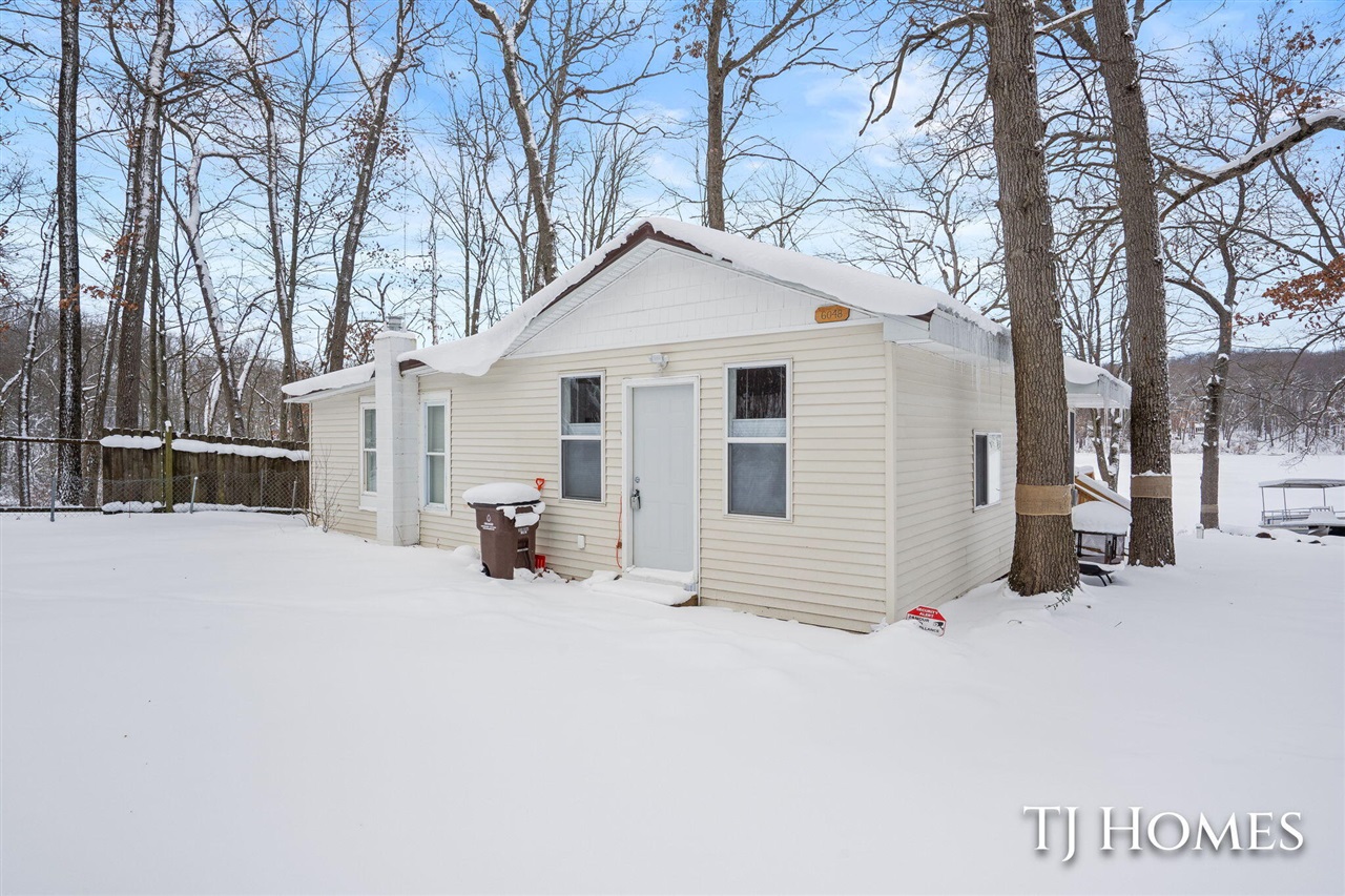 6048 Stewart Woods Drive, Delton, MI, 49046-7799