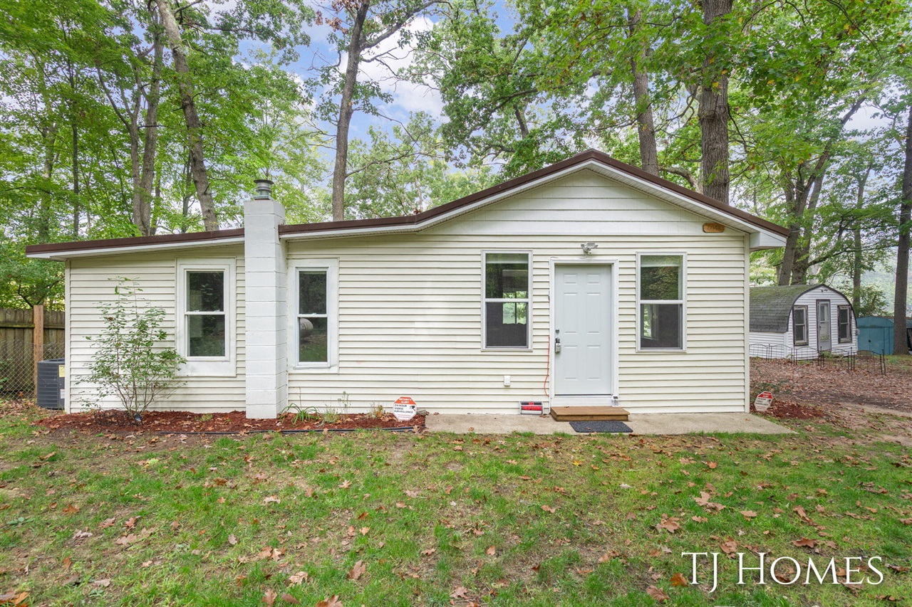 6048 Stewart Woods Drive, Delton, MI, 49046-7799