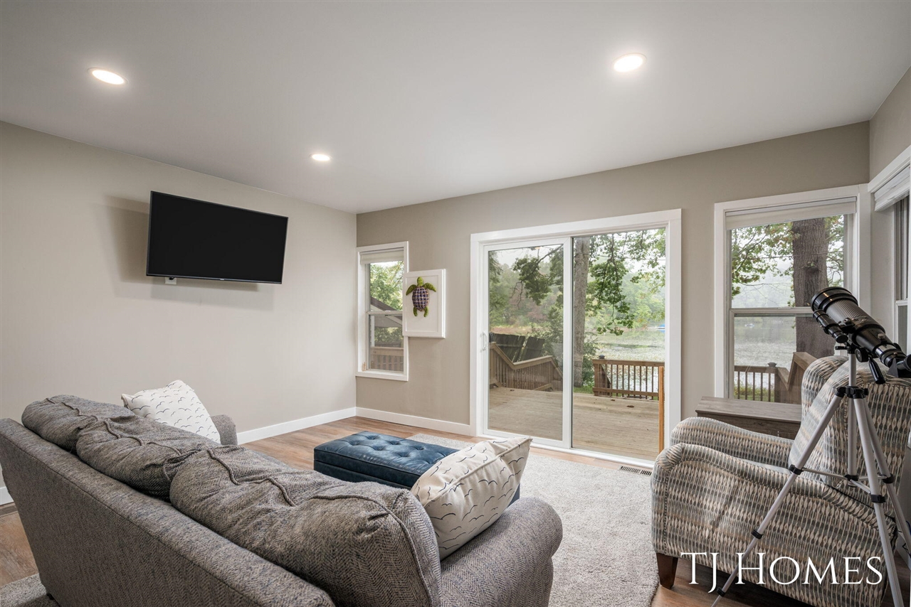 6048 Stewart Woods Drive, Delton, MI, 49046-7799