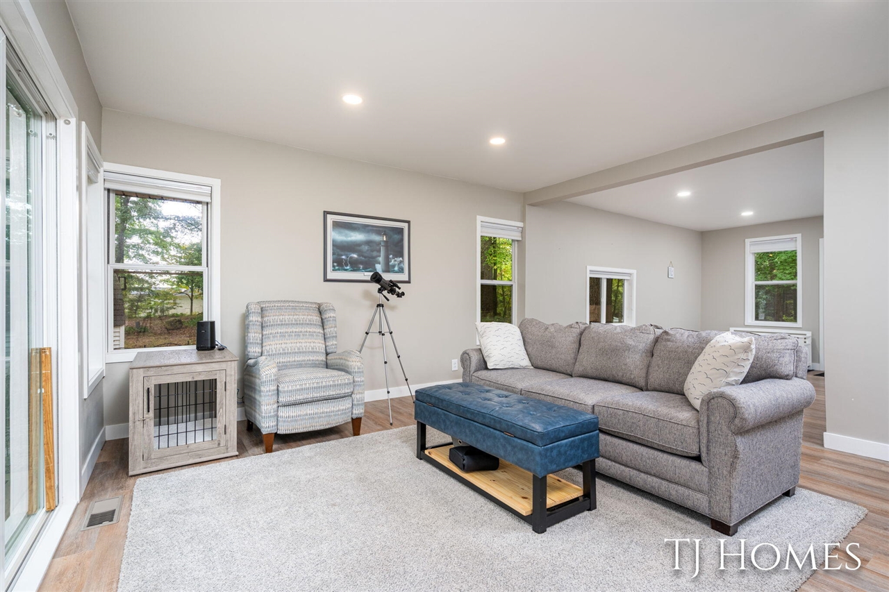 6048 Stewart Woods Drive, Delton, MI, 49046-7799