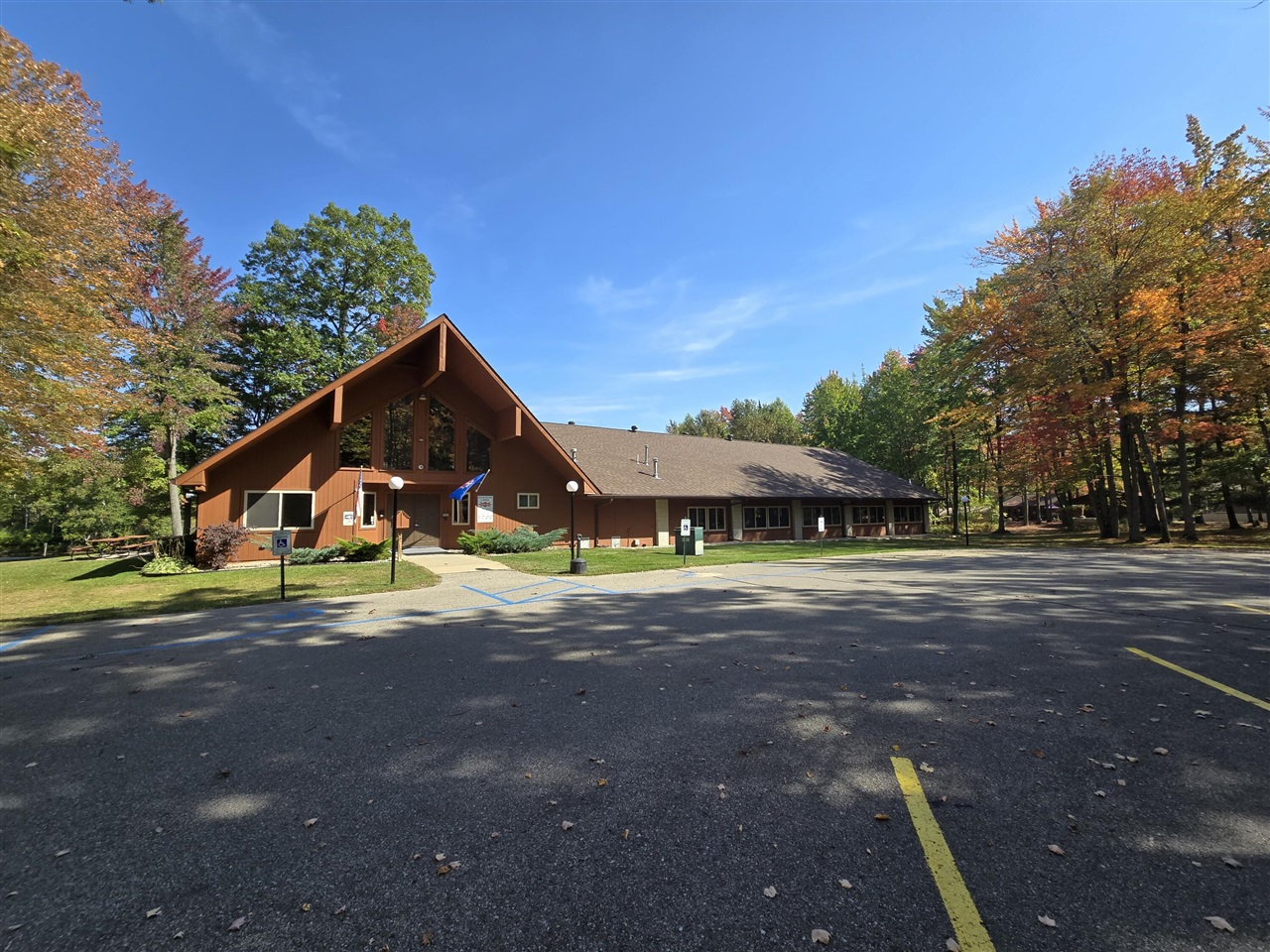 174 Sandy Oak Boulevard, Houghton Lake, MI, 48629