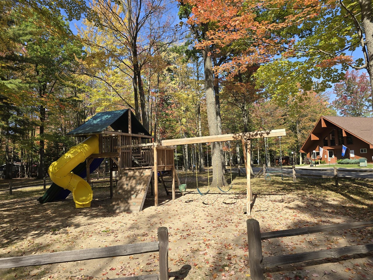 174 Sandy Oak Boulevard, Houghton Lake, MI, 48629