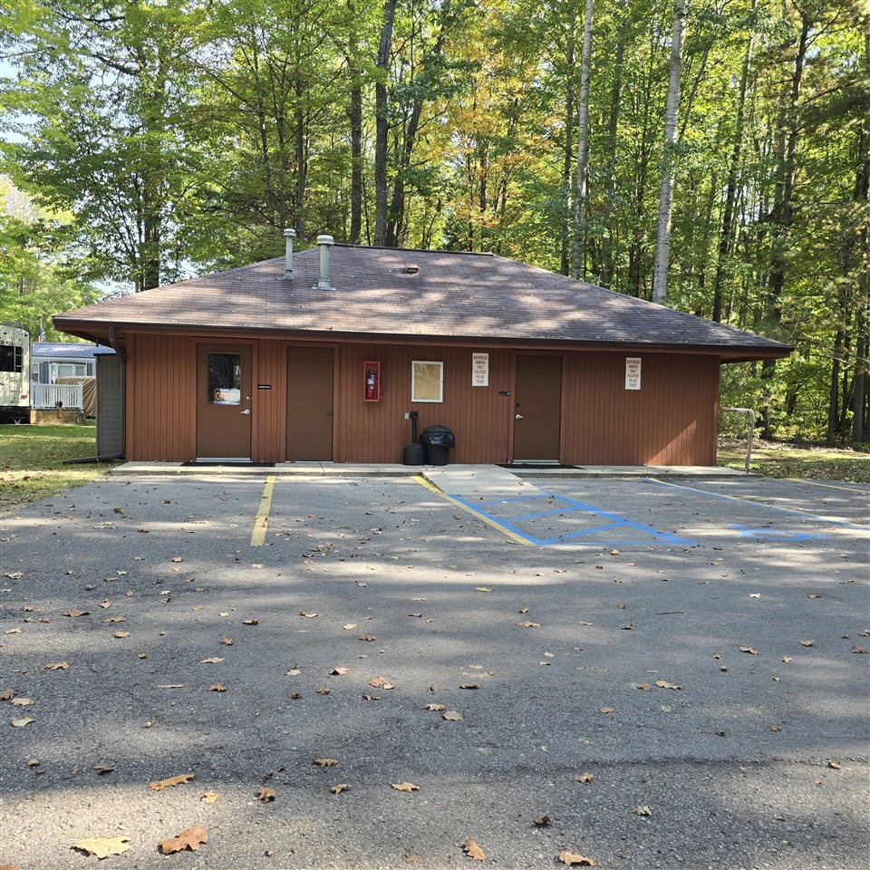 174 Sandy Oak Boulevard, Houghton Lake, MI, 48629