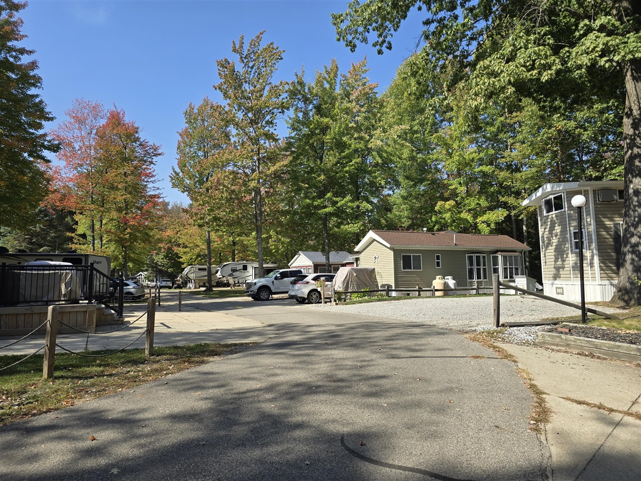 174 Sandy Oak Boulevard, Houghton Lake, MI, 48629