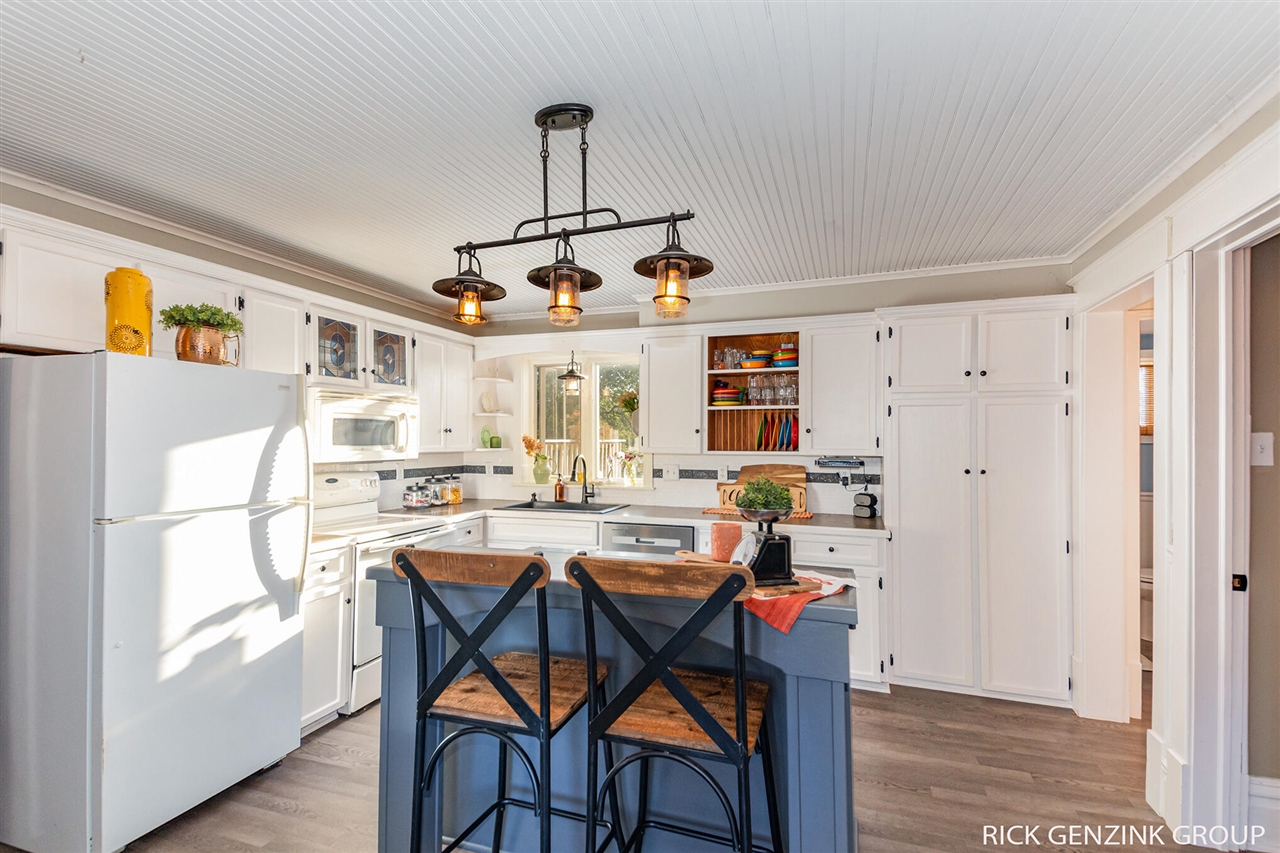 4421 135th Avenue, Hamilton, MI, 49419-9517