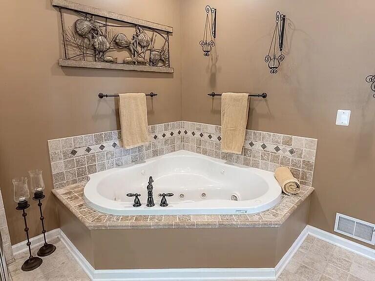 3518 E Long Lake Road, Harrison, MI, 48625