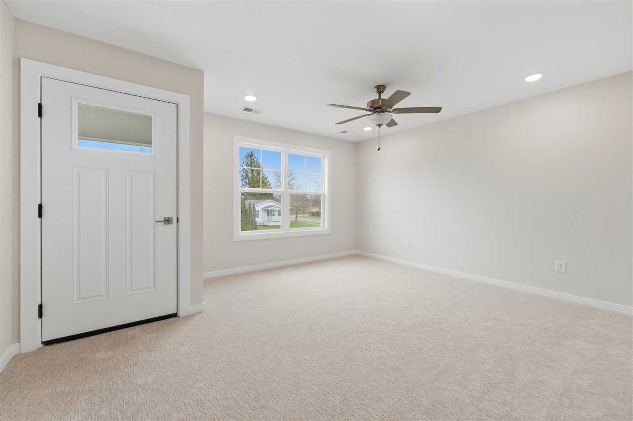 5th image of 908 Indiana Ave, South Haven, MI 49090