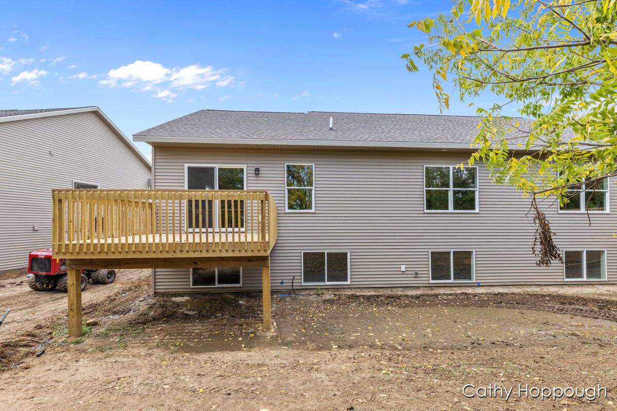 43rd image of 1978 Aspen Valley Ln, Ionia, MI 48846 | MLS# 70499261