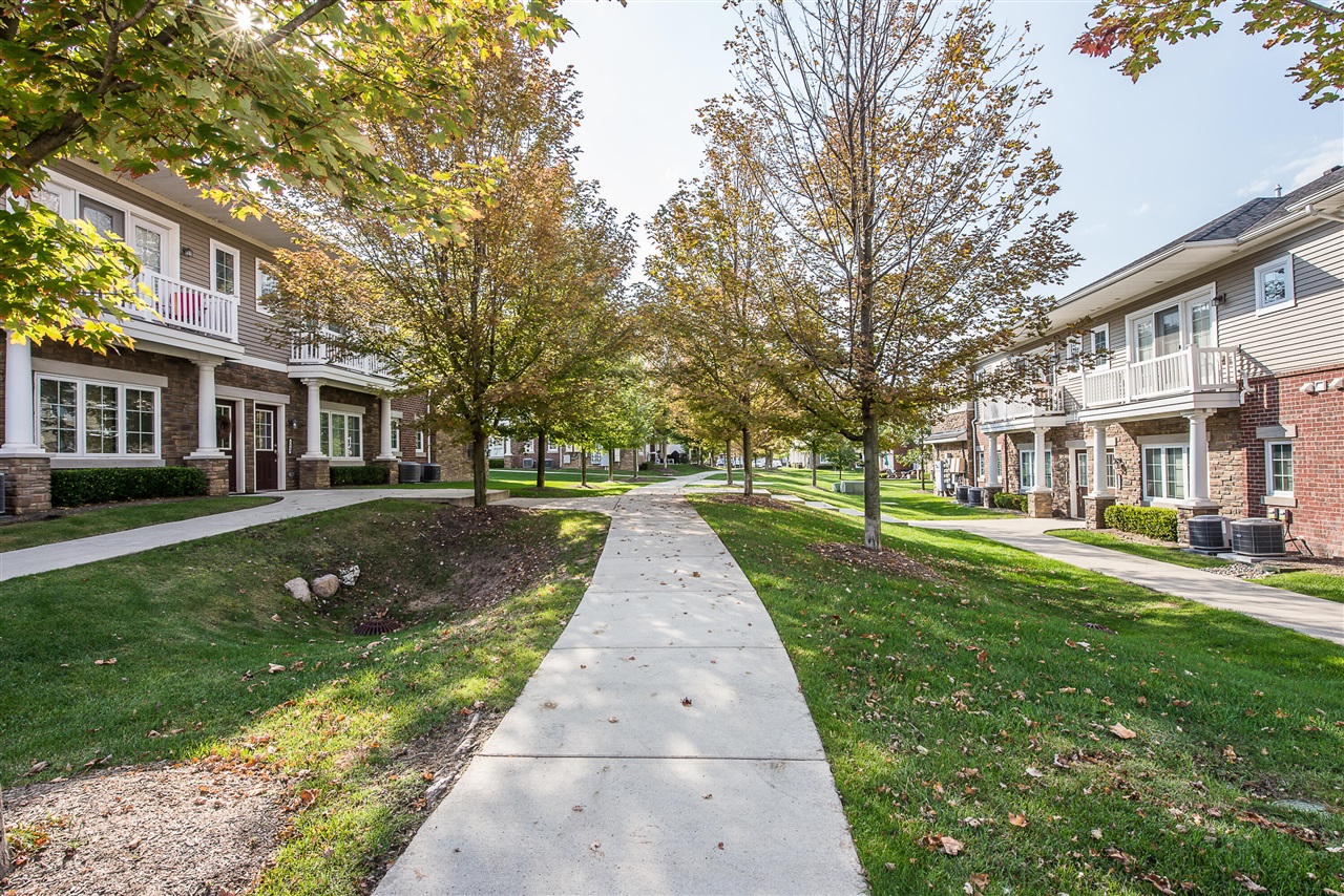 Clinton Township, MI, 48038