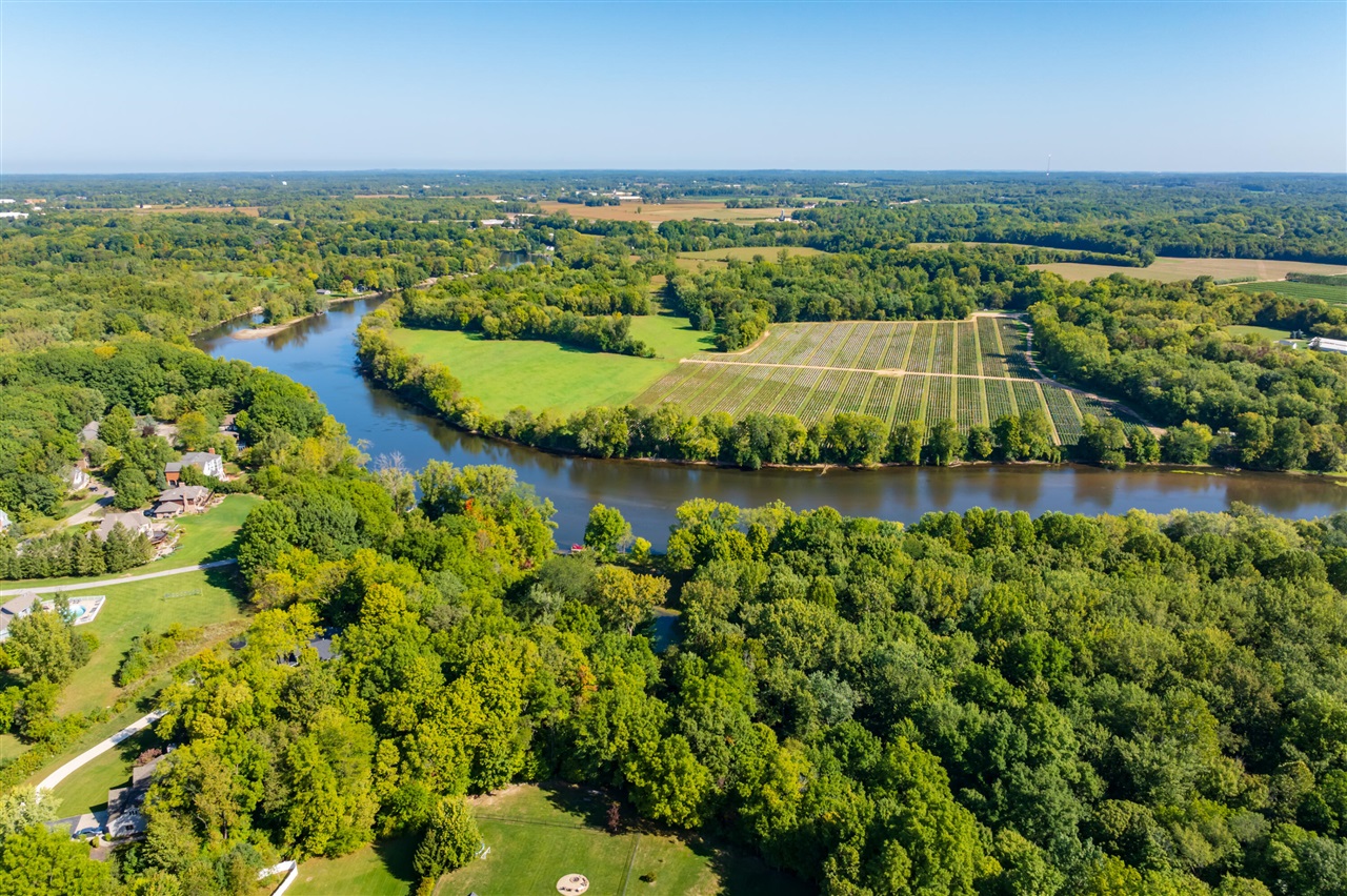 1720 Carlisle Drive, Saint Joseph, MI, 49085