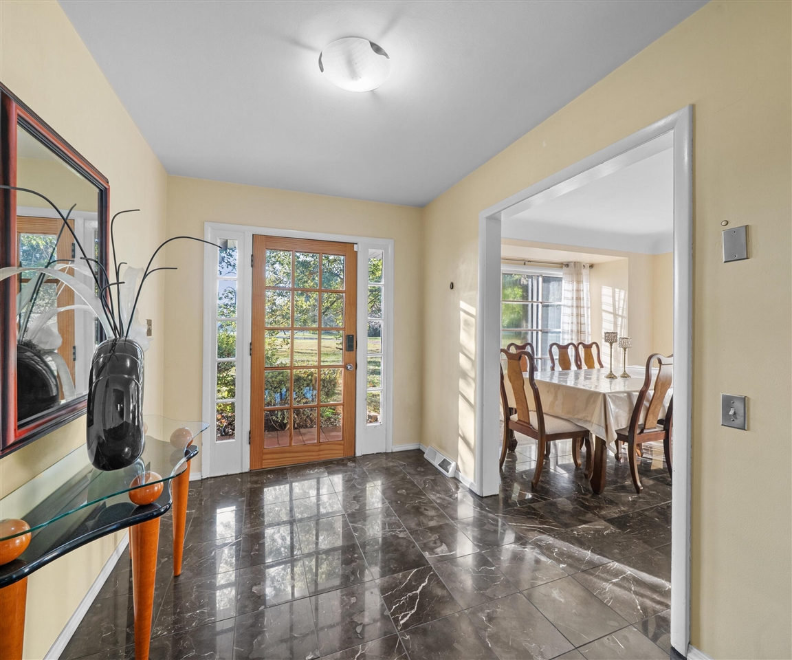 14359 S Dixie Highway, Monroe, MI, 48161-9564