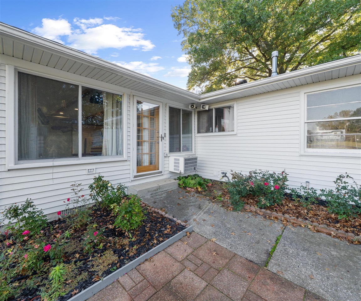 14359 S Dixie Highway, Monroe, MI, 48161-9564