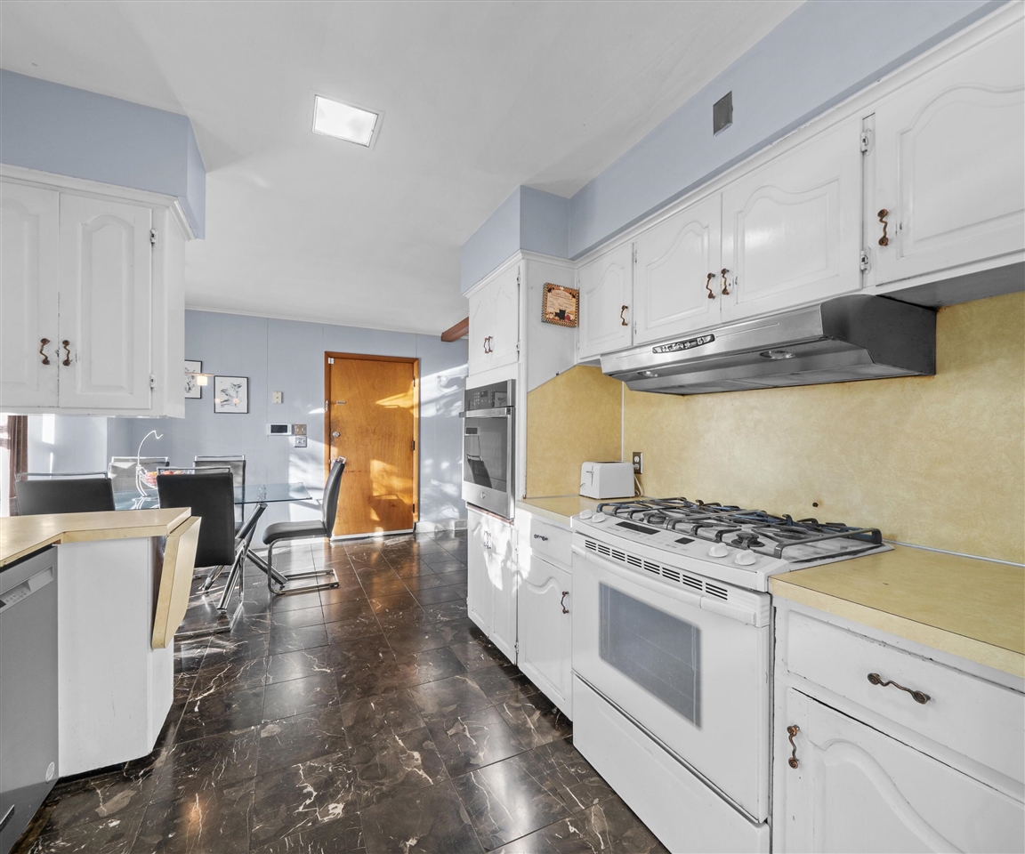 14359 S Dixie Highway, Monroe, MI, 48161-9564