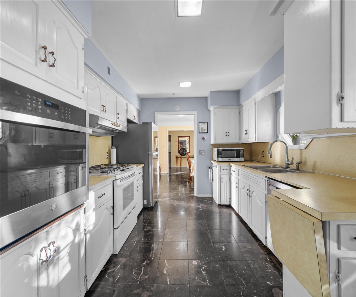 14359 S Dixie Highway, Monroe, MI, 48161-9564