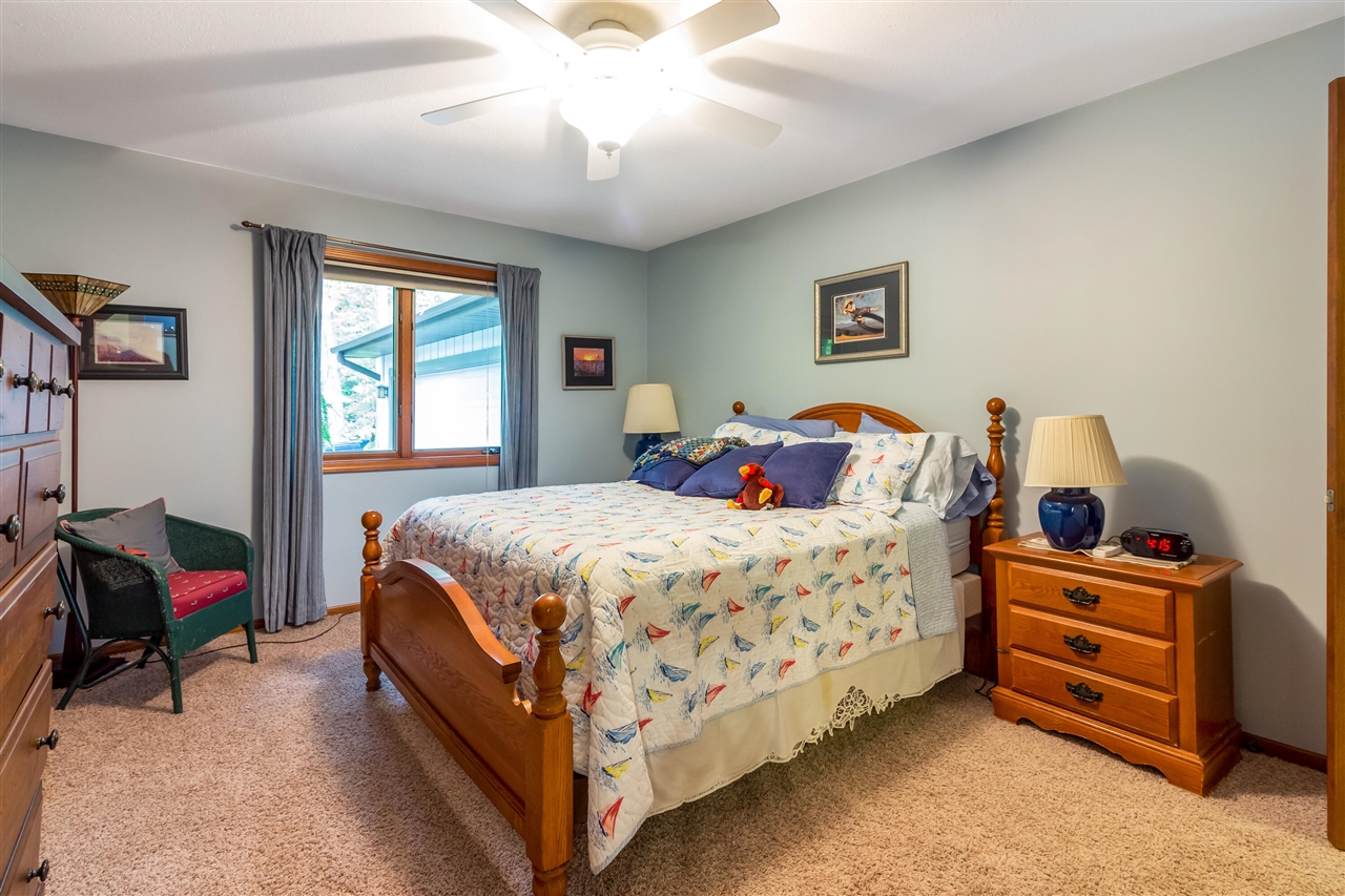 6565 Riverside Road, Fennville, MI, 49408