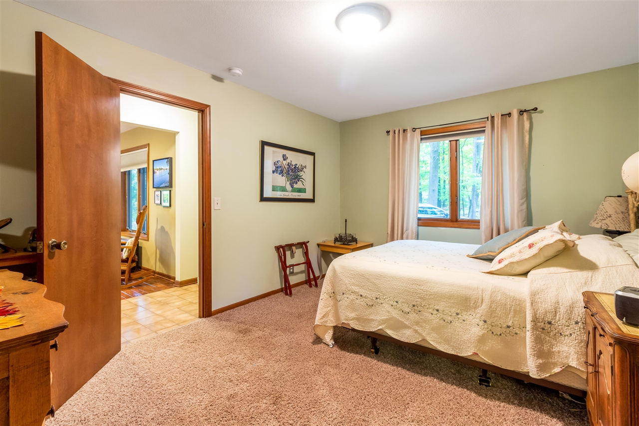 6565 Riverside Road, Fennville, MI, 49408