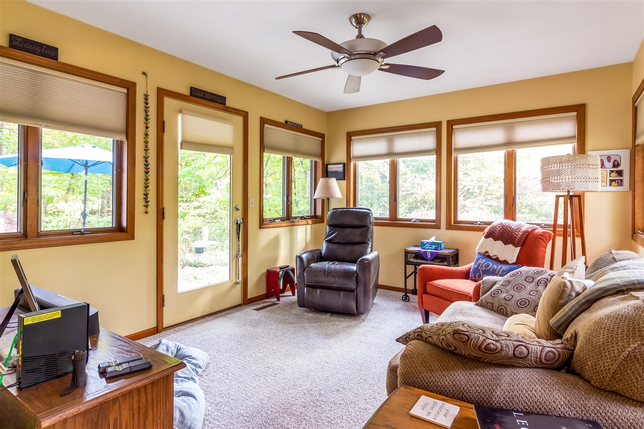 6565 Riverside Road, Fennville, MI, 49408