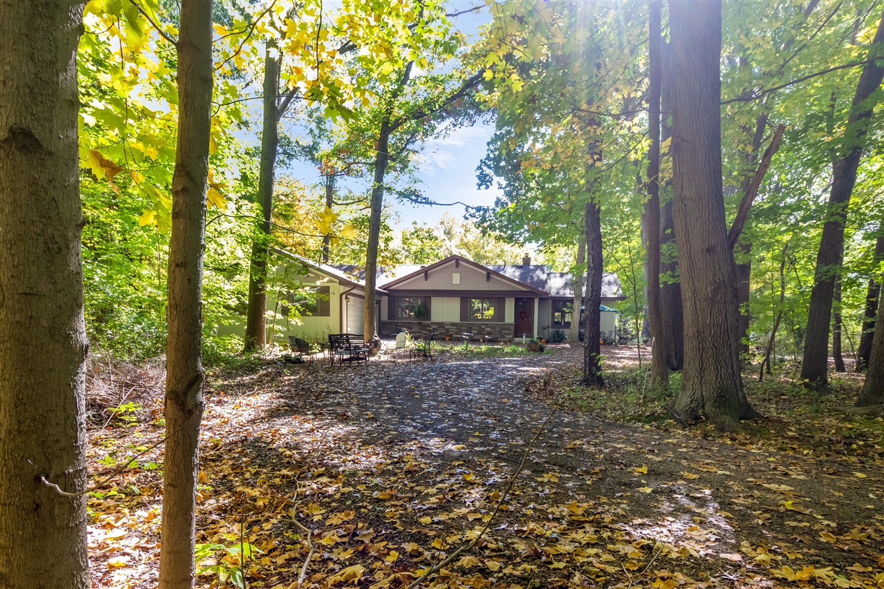 6565 Riverside Road, Fennville, MI, 49408